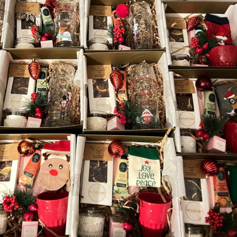 DECKHOUSE SHİP SUPPLY Yılbaşı Kutuları